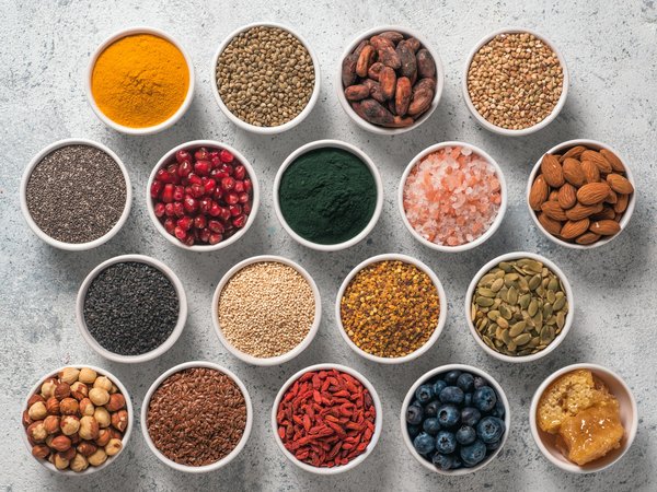 Comment la consommation de superaliments peut-elle booster le système immunitaire pendant l'hiver ?